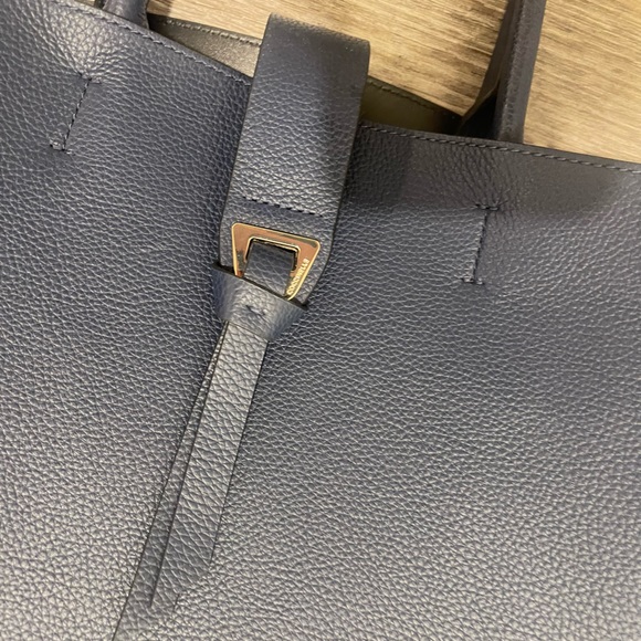 coccinelle Italian leather bag navy - Picture 3 of 6